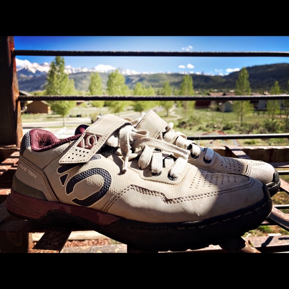 Five Ten women’s Kestrel Mountain bike shoe, W 8.5 - Picture 1 of 2
